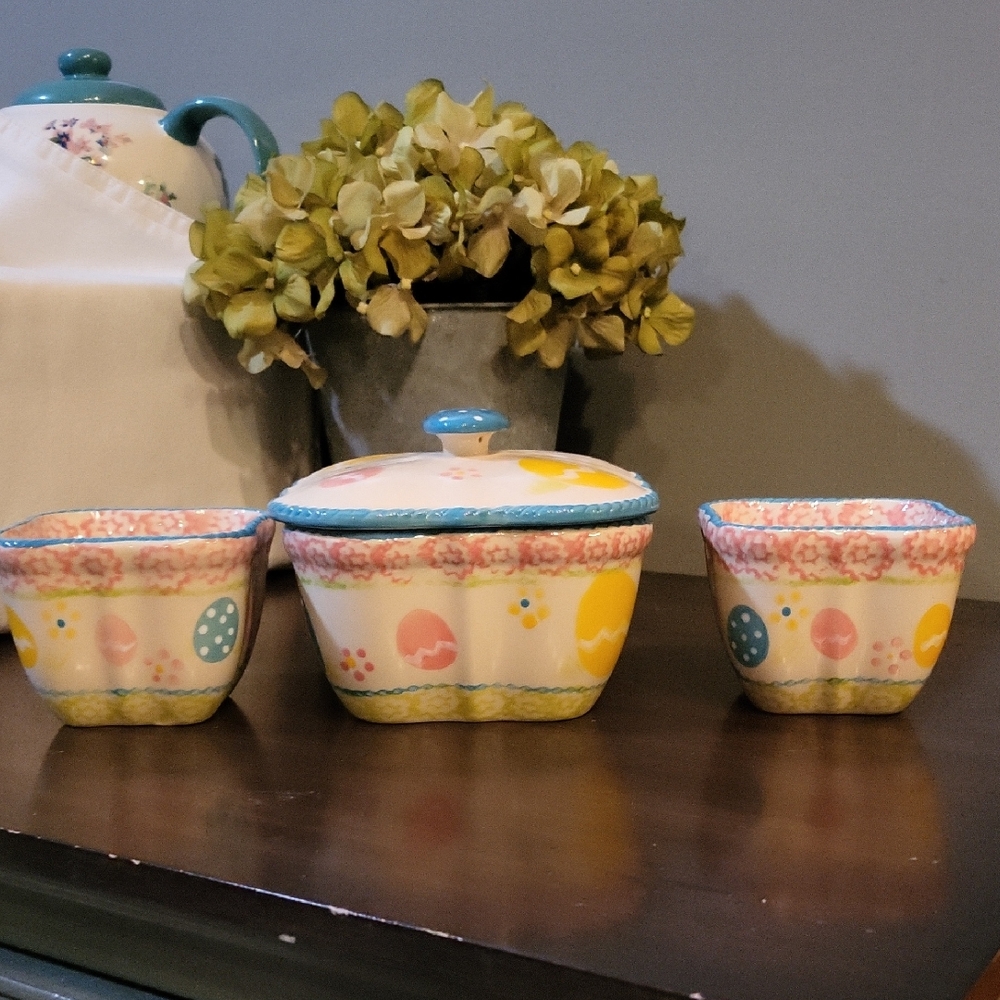 Temptations Multicolor Easter Egg Dinnerware Set